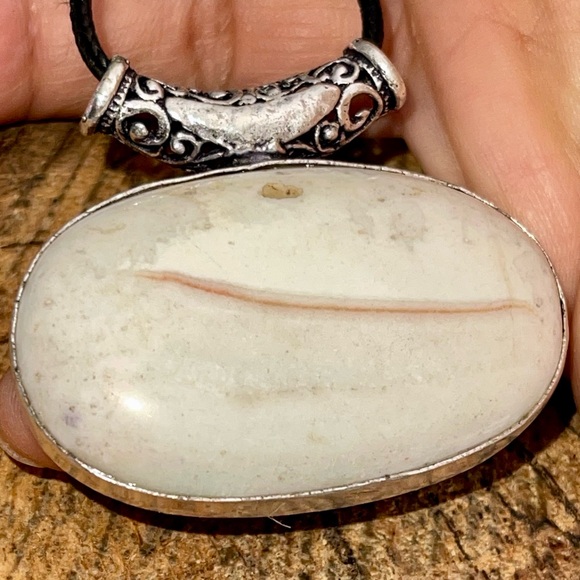 Calcite Pendant 1 1/2”x2” - Picture 3 of 16